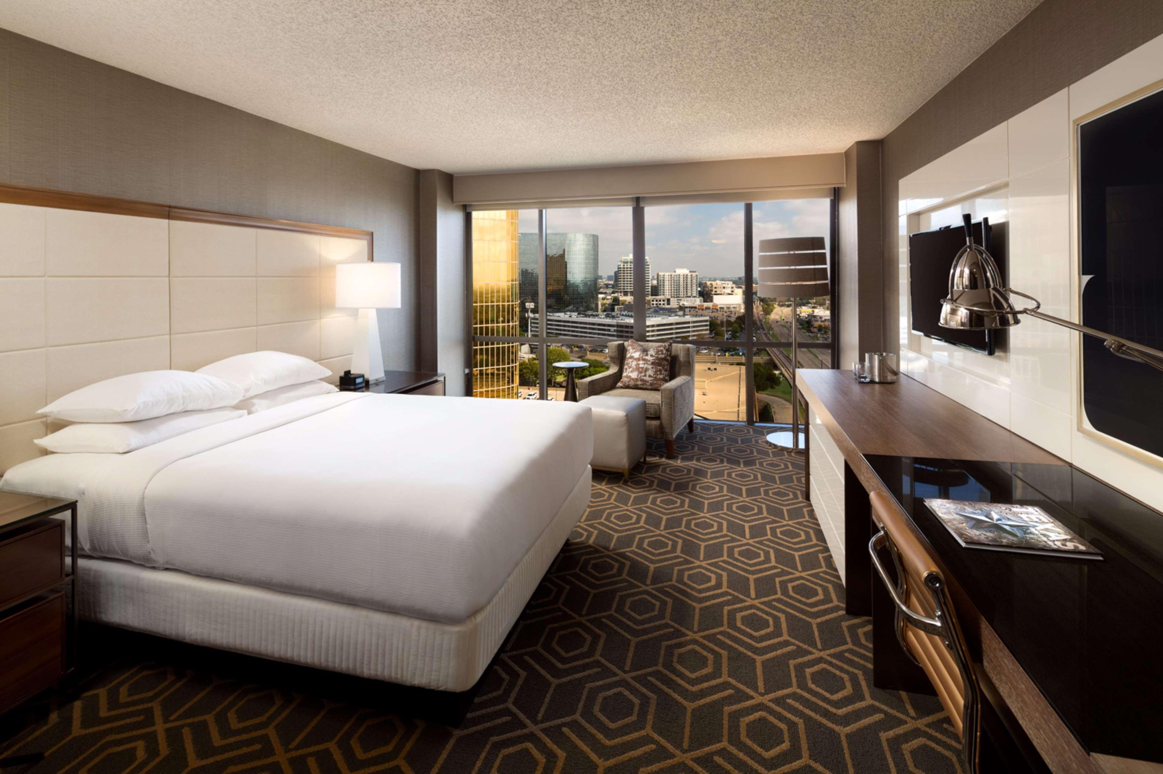 Doubletree By Hilton Hotel Dallas Campbell Centre Экстерьер фото